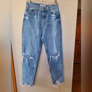 ZARA Distressed Mom Fit Jeans. Womens size 4